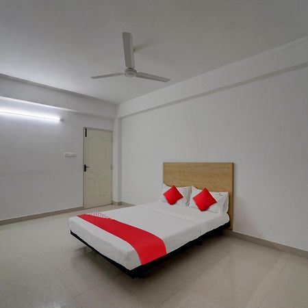 Super Hotel O J2 Service Appartment Ченнаи Экстерьер фото